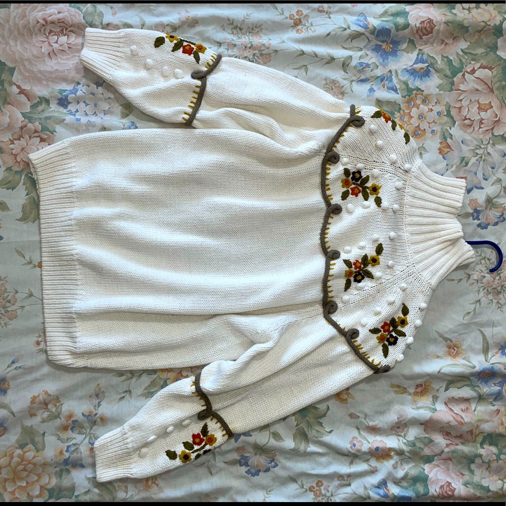 VINTAGE Knit Sweater with knit design and embroidered flowers. shoulder pads, XL